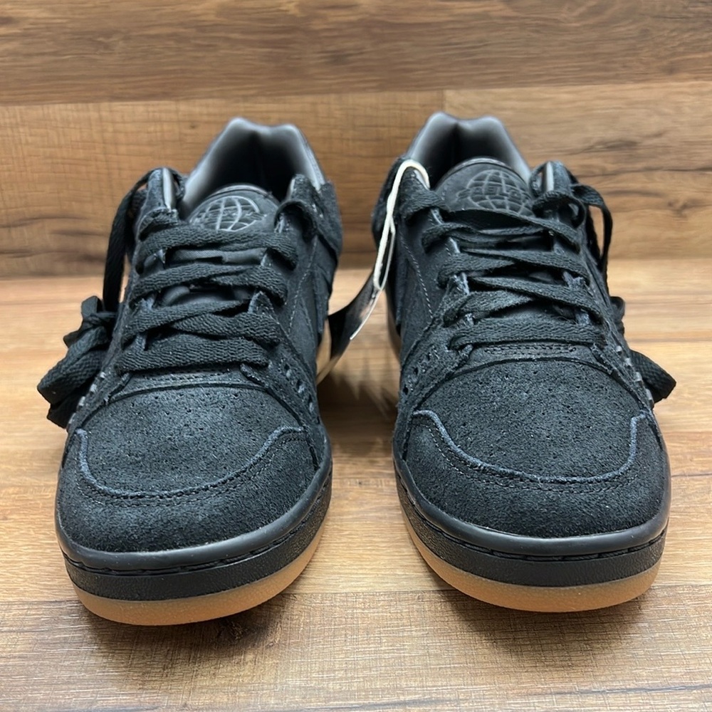 Converse Black Sneakers - Picture 3 of 9